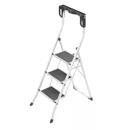 Hailo Safety Plus | Steel Folding Stepladder | Three Large Steps with Non-Skid mats | High Curved Safety bar and Storage Tray | Ergonomic Knee Support | Folding Safety Mechanism | White