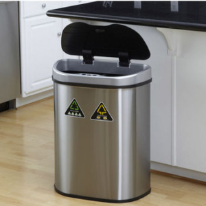 Read more about the article Trash Cans for Residential Homes Guide